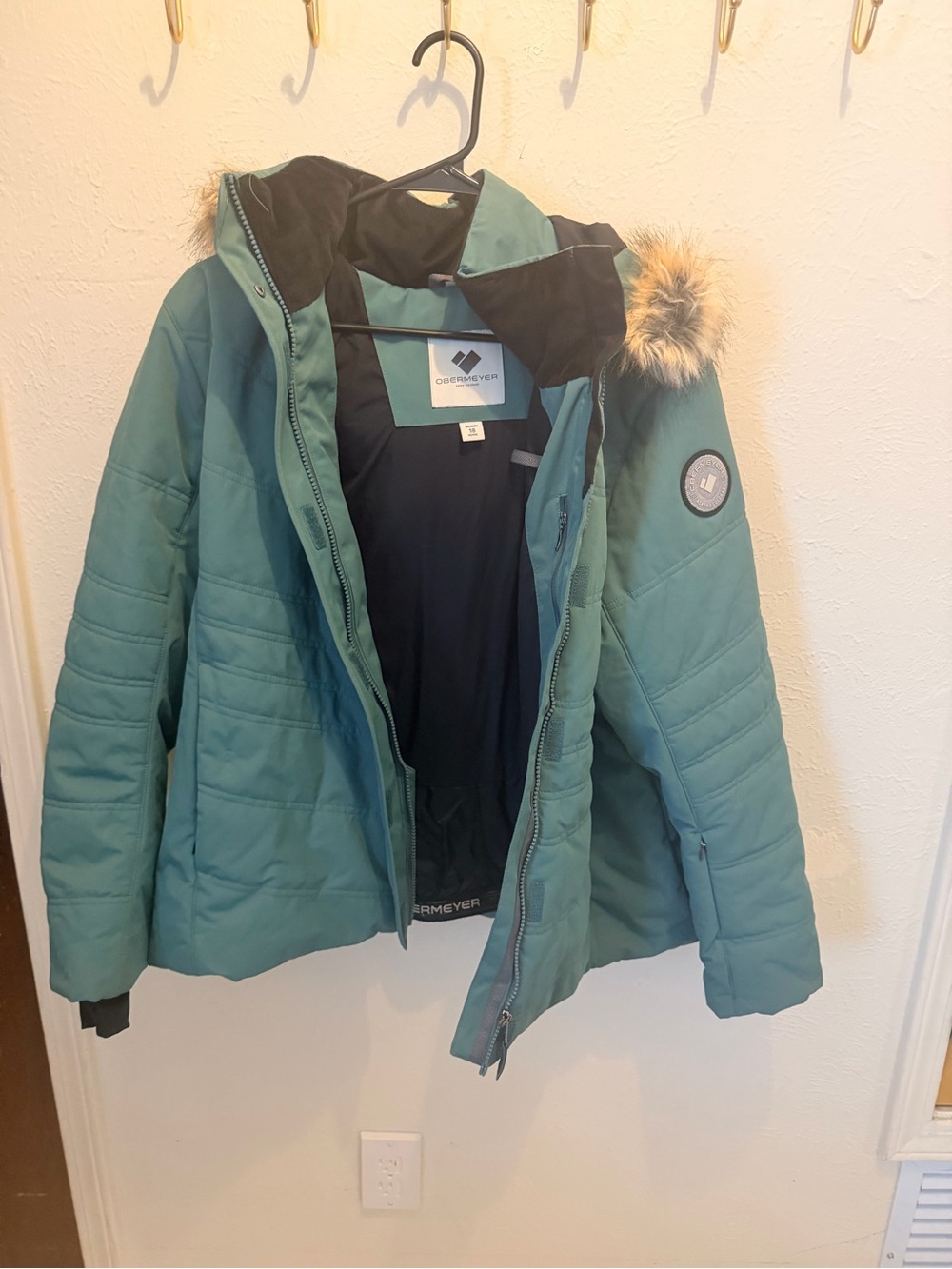 Obermeyer Teal Women’s Insulated Ski Jacket with Faux Fur Trim